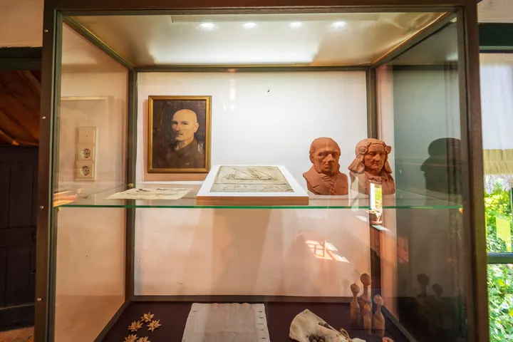 Gallery photo